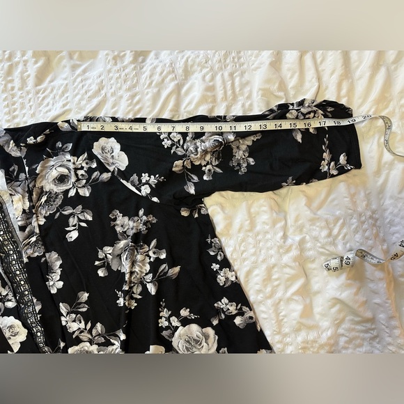 🖤MAURICE’S Black & White Floral Cardigan 3X NWT - Picture 11 of 12